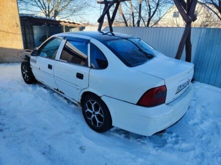 Белый Опель Вектра, объемом двигателя 1.8 л и пробегом 197 тыс. км за 1100 $, фото 1 на Automoto.ua