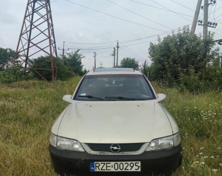 Бежевый Опель Вектра, объемом двигателя 0 л и пробегом 358 тыс. км за 1500 $, фото 6 на Automoto.ua