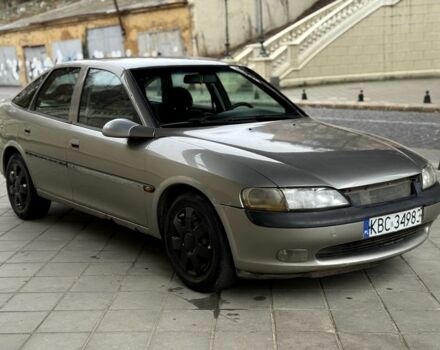 Бежевый Опель Вектра, объемом двигателя 1.6 л и пробегом 300 тыс. км за 900 $, фото 2 на Automoto.ua