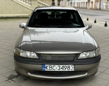 Бежевый Опель Вектра, объемом двигателя 1.6 л и пробегом 300 тыс. км за 900 $, фото 1 на Automoto.ua