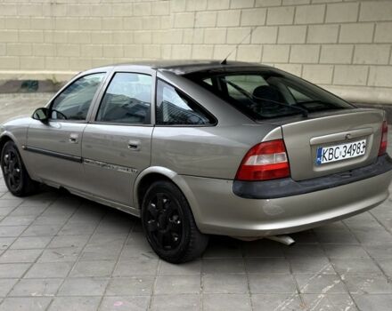 Бежевый Опель Вектра, объемом двигателя 1.6 л и пробегом 300 тыс. км за 900 $, фото 3 на Automoto.ua