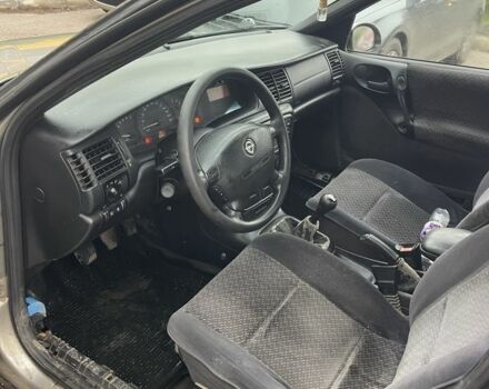 Бежевий Опель Вектра, об'ємом двигуна 0 л та пробігом 200 тис. км за 650 $, фото 2 на Automoto.ua