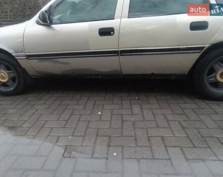 Бежевий Опель Вектра, об'ємом двигуна 2 л та пробігом 253 тис. км за 1650 $, фото 8 на Automoto.ua