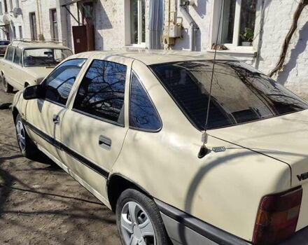 Бежевый Опель Вектра, объемом двигателя 1.8 л и пробегом 300 тыс. км за 1100 $, фото 2 на Automoto.ua