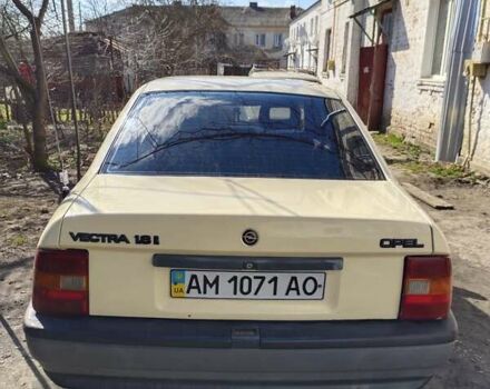 Бежевый Опель Вектра, объемом двигателя 1.8 л и пробегом 300 тыс. км за 1100 $, фото 4 на Automoto.ua