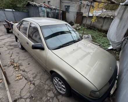 Бежевий Опель Вектра, об'ємом двигуна 2 л та пробігом 300 тис. км за 1200 $, фото 7 на Automoto.ua