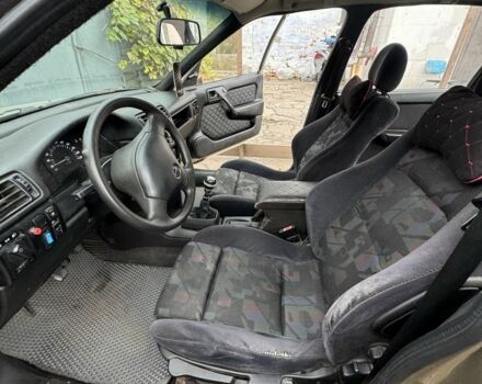 Бежевий Опель Вектра, об'ємом двигуна 2 л та пробігом 300 тис. км за 1200 $, фото 5 на Automoto.ua