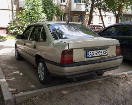 Бежевый Опель Вектра, объемом двигателя 1.6 л и пробегом 500 тыс. км за 1000 $, фото 2 на Automoto.ua