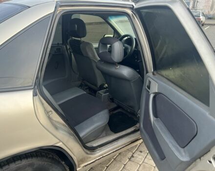 Бежевий Опель Вектра, об'ємом двигуна 1.6 л та пробігом 329 тис. км за 1599 $, фото 18 на Automoto.ua