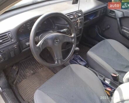 Опель Вектра 1993 в Львове на Automoto.ua Бежевый Опель Вектра, объемом двигателя 1.6 л и пробегом 400 тыс. км за 1500 $, фото 1 на Automoto.ua