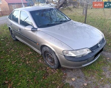 Бежевый Опель Вектра, объемом двигателя 1.8 л и пробегом 280 тыс. км за 1350 $, фото 7 на Automoto.ua