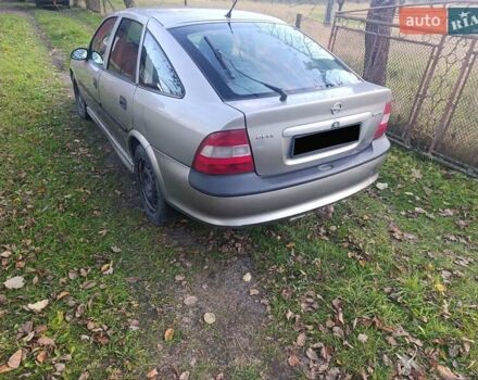 Бежевый Опель Вектра, объемом двигателя 1.8 л и пробегом 280 тыс. км за 1350 $, фото 6 на Automoto.ua