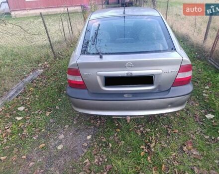 Бежевый Опель Вектра, объемом двигателя 1.8 л и пробегом 280 тыс. км за 1350 $, фото 4 на Automoto.ua