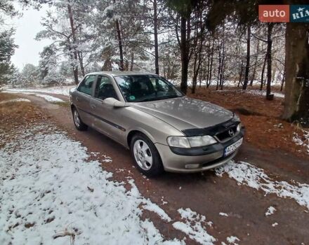 Бежевый Опель Вектра, объемом двигателя 1.6 л и пробегом 303 тыс. км за 2450 $, фото 10 на Automoto.ua