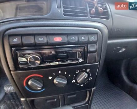 Бежевый Опель Вектра, объемом двигателя 1.6 л и пробегом 303 тыс. км за 2450 $, фото 6 на Automoto.ua