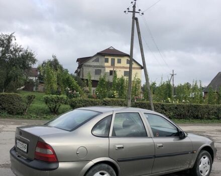 Бежевый Опель Вектра, объемом двигателя 1.6 л и пробегом 400 тыс. км за 1750 $, фото 4 на Automoto.ua