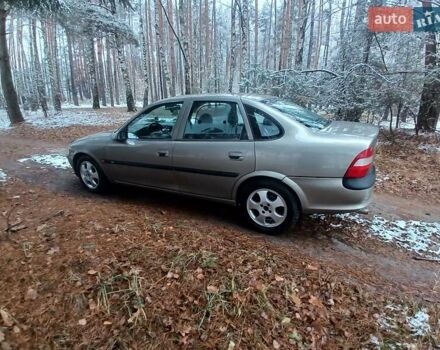 Бежевый Опель Вектра, объемом двигателя 1.6 л и пробегом 303 тыс. км за 2450 $, фото 15 на Automoto.ua