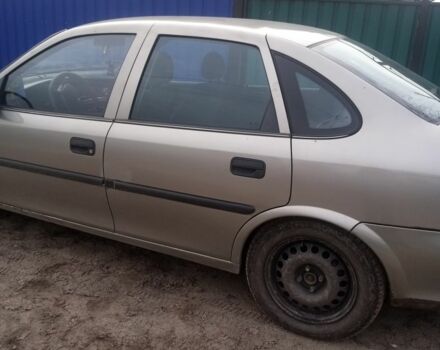 Бежевый Опель Вектра, объемом двигателя 1.6 л и пробегом 340 тыс. км за 2000 $, фото 3 на Automoto.ua