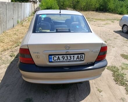 Бежевый Опель Вектра, объемом двигателя 2 л и пробегом 211 тыс. км за 1194 $, фото 2 на Automoto.ua