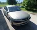 Бежевый Опель Вектра, объемом двигателя 2 л и пробегом 350 тыс. км за 1450 $, фото 1 на Automoto.ua