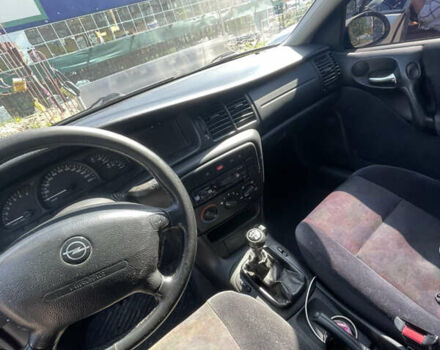 Бежевий Опель Вектра, об'ємом двигуна 1.6 л та пробігом 144 тис. км за 4200 $, фото 13 на Automoto.ua