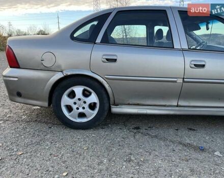 Бежевый Опель Вектра, объемом двигателя 1.8 л и пробегом 419 тыс. км за 2600 $, фото 7 на Automoto.ua