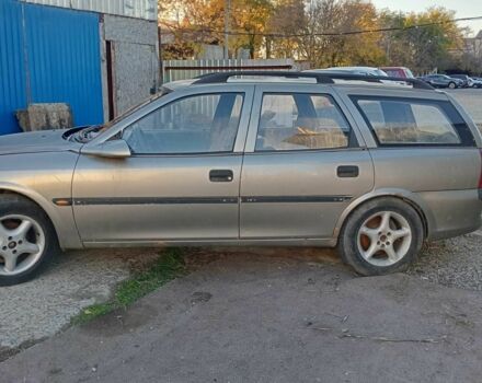 Бежевый Опель Вектра, объемом двигателя 2 л и пробегом 250 тыс. км за 800 $, фото 1 на Automoto.ua