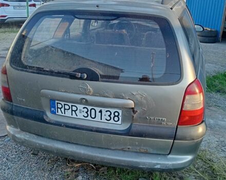 Бежевый Опель Вектра, объемом двигателя 2 л и пробегом 250 тыс. км за 800 $, фото 4 на Automoto.ua
