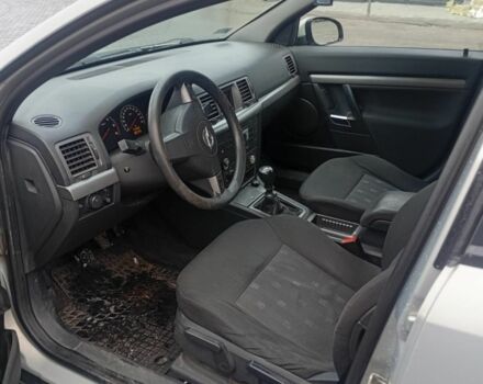 Бежевий Опель Вектра, об'ємом двигуна 1.9 л та пробігом 300 тис. км за 2050 $, фото 8 на Automoto.ua