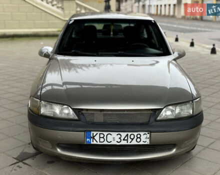 Бежевый Опель Вектра, объемом двигателя 1.6 л и пробегом 300 тыс. км за 900 $, фото 1 на Automoto.ua