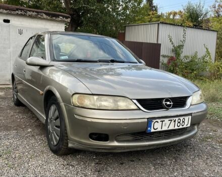 Бежевий Опель Вектра, об'ємом двигуна 2 л та пробігом 250 тис. км за 1650 $, фото 1 на Automoto.ua