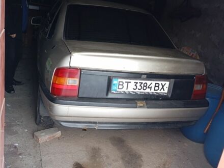 Бежевый Опель Вектра, объемом двигателя 2 л и пробегом 200 тыс. км за 1300 $, фото 1 на Automoto.ua