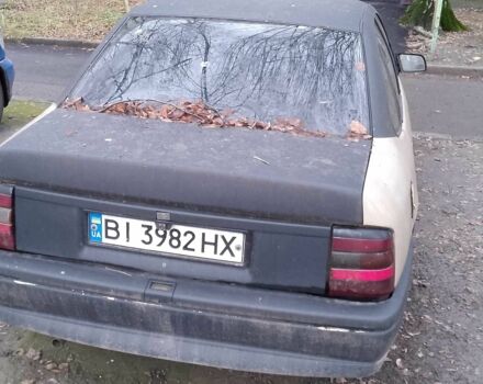Бежевый Опель Вектра, объемом двигателя 1.6 л и пробегом 300 тыс. км за 693 $, фото 1 на Automoto.ua