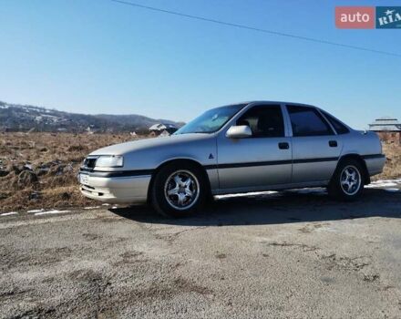 Бежевый Опель Вектра, объемом двигателя 1.8 л и пробегом 300 тыс. км за 1100 $, фото 1 на Automoto.ua