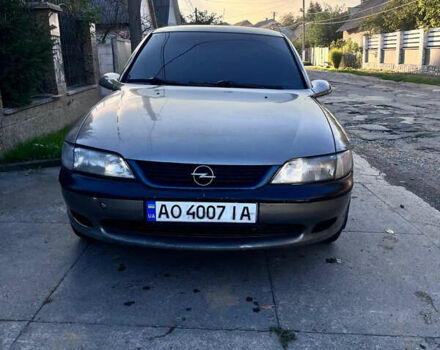 Бежевий Опель Вектра, об'ємом двигуна 1.8 л та пробігом 240 тис. км за 1500 $, фото 1 на Automoto.ua
