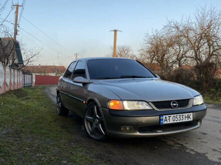 Опель Вектра 1996 у Буковеле на Automoto.ua Бежевий Опель Вектра, об'ємом двигуна 1.6 л та пробігом 350 тис. км за 1900 $, фото 1 на Automoto.ua