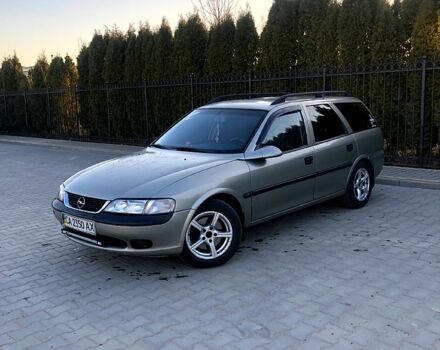 Бежевый Опель Вектра, объемом двигателя 2 л и пробегом 200 тыс. км за 2200 $, фото 1 на Automoto.ua