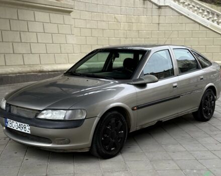 Бежевый Опель Вектра, объемом двигателя 1.6 л и пробегом 300 тыс. км за 900 $, фото 1 на Automoto.ua