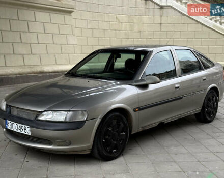 Бежевый Опель Вектра, объемом двигателя 1.6 л и пробегом 300 тыс. км за 900 $, фото 1 на Automoto.ua