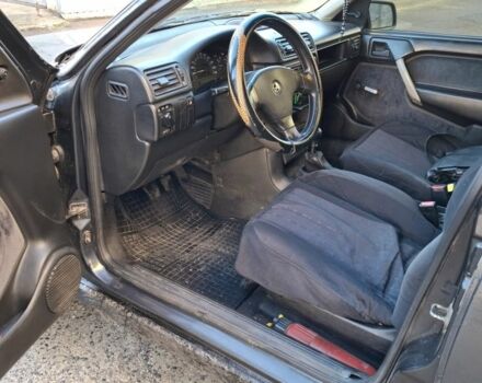 Черный Опель Вектра, объемом двигателя 2 л и пробегом 320 тыс. км за 1700 $, фото 7 на Automoto.ua