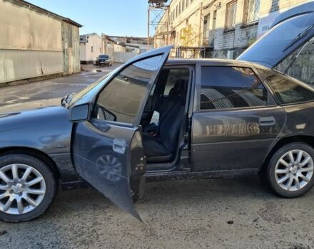 Черный Опель Вектра, объемом двигателя 2 л и пробегом 320 тыс. км за 1700 $, фото 6 на Automoto.ua