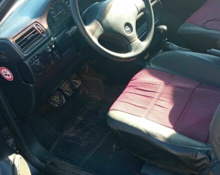 Черный Опель Вектра, объемом двигателя 1.6 л и пробегом 340 тыс. км за 900 $, фото 2 на Automoto.ua