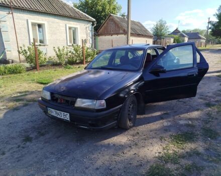 Черный Опель Вектра, объемом двигателя 1.6 л и пробегом 340 тыс. км за 900 $, фото 1 на Automoto.ua