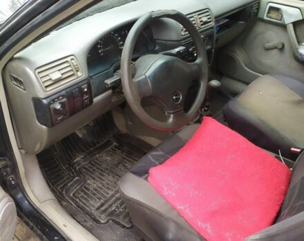 Черный Опель Вектра, объемом двигателя 0 л и пробегом 240 тыс. км за 1500 $, фото 3 на Automoto.ua