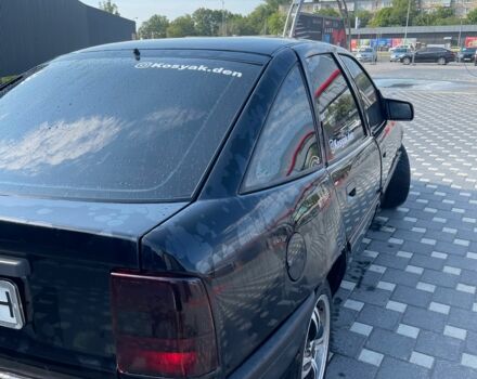 Черный Опель Вектра, объемом двигателя 1.8 л и пробегом 300 тыс. км за 1429 $, фото 4 на Automoto.ua