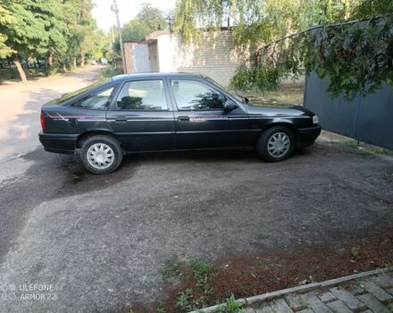 Чорний Опель Вектра, об'ємом двигуна 1.8 л та пробігом 200 тис. км за 1750 $, фото 1 на Automoto.ua