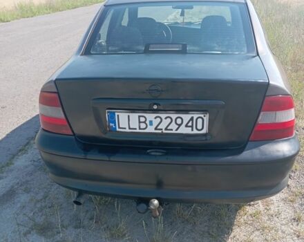 Черный Опель Вектра, объемом двигателя 2 л и пробегом 300 тыс. км за 800 $, фото 3 на Automoto.ua