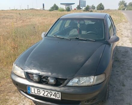 Черный Опель Вектра, объемом двигателя 2 л и пробегом 300 тыс. км за 800 $, фото 1 на Automoto.ua