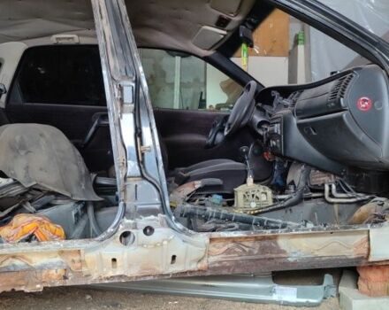 Черный Опель Вектра, объемом двигателя 1.6 л и пробегом 400 тыс. км за 1400 $, фото 4 на Automoto.ua