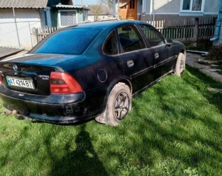Черный Опель Вектра, объемом двигателя 1.6 л и пробегом 2 тыс. км за 1282 $, фото 3 на Automoto.ua